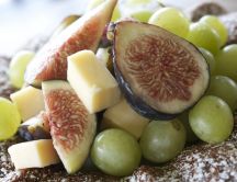 France food - Grapes figs and old cheese - HD wallpaper