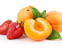 Strawberries and peaches - Delicious summer fruits