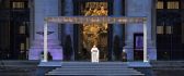 Papa Francisco Confronts Coronavirus alone at Vatican